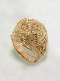 Золотой мужской перстень печатка